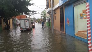 PUERTO PLATA: Otras lluvias inundan viviendas y vías de comunicación