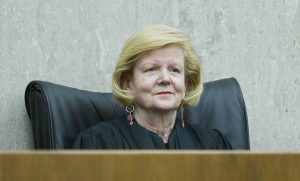 EEUU: Jueza contradice a Trump y permite transexuales en el Ejército