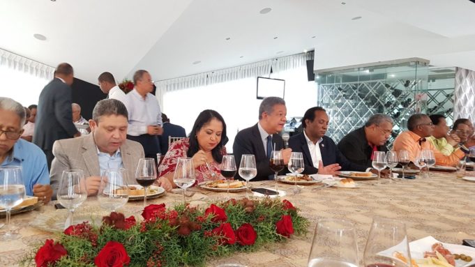 Partidos aliados al PLD se reúnen con Leonel Fernández imagen