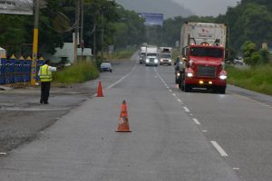 Patana intentó esquivar cerdos provoca choque múltiple autopista Duarte