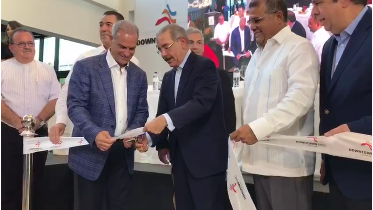Presidente Medina encabeza apertura de plaza Downtown Mall Punta Cana imagen