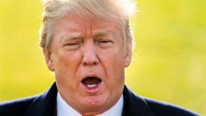 EEUU: Trump asegura gana lucha terrorismo; felicita a los militares