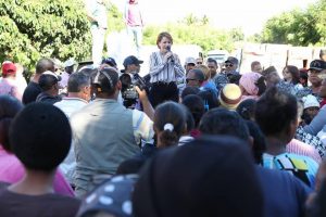 Diputada Medina encabezó reparto de pollos y teleras