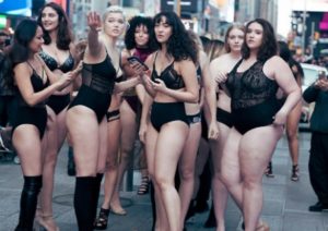 NUEVA YORK se paralizó por desfile modelos de tallas grandes