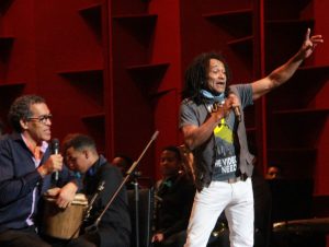 Artistas rinden homenaje a Luis Días con “Ay ombe” Artistas rinden homenaje a Luis Días con “Ay ombe”
