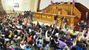 CARACAS: Decretos ponen en alerta oposición que participa en diálogo