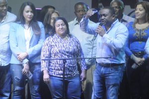 SDN: Alcalde René Polanco clausura Fiestas Populares con un llamado a la paz