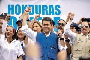 HONDURAS: El presidente Hernández mantiene la ventaja en conteo HONDURAS: El presidente Hernández mantiene la ventaja en conteo