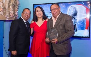 Señales TV reconoce al periodista Joseph Cáceres Señales TV reconoce al periodista Joseph Cáceres