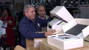 Comisión de expertos evalúa los equipos adquiridos por la JCE Comisión de expertos evalúa los equipos adquiridos por la JCE