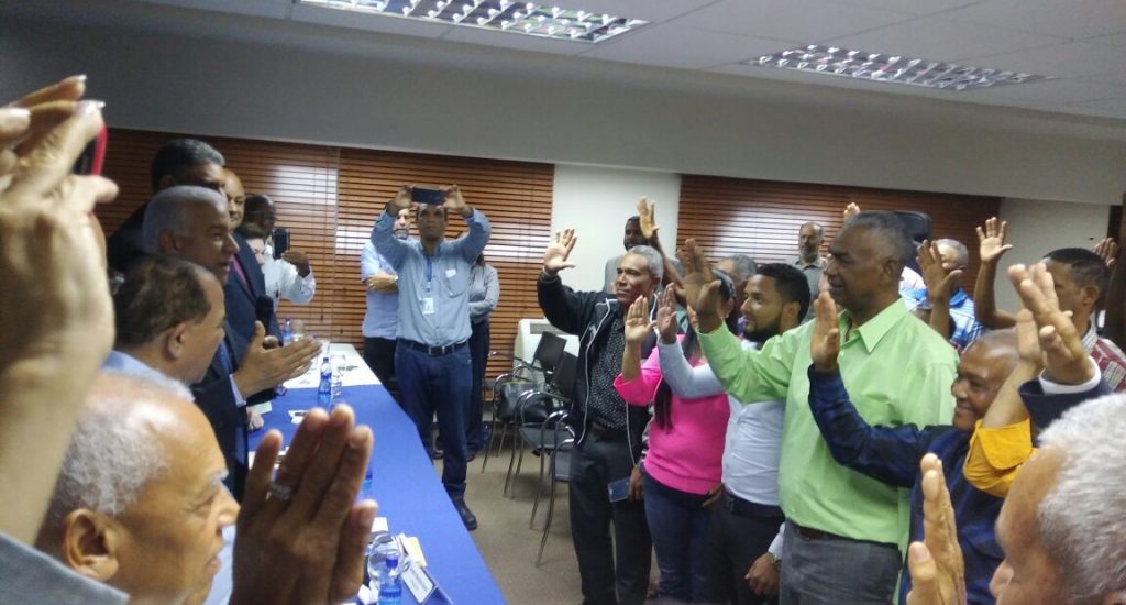 Tres direcciones del PRD en municipios de Santiago pasan al PRM imagen