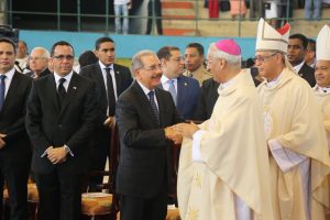 Medina asiste acto de ordenación nuevo Obispo San Pedro de Macorís