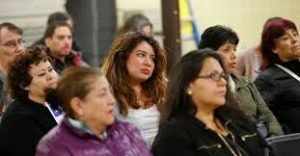 Sólo la mitad hispanos en EEUU cree prioridad ahorrar para jubilación