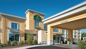 Anulan cargos por alijo de drogas a dominicanos Anulan cargos por alijo de drogas a dominicanos