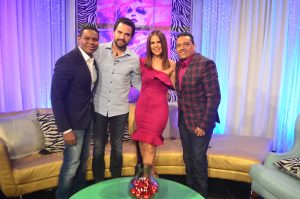 Amazon compra serie de televisión de Raymond y Miguel Amazon compra serie de televisión de Raymond y Miguel