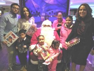 Fundación Miosotis Cabrera reparte cientos juguetes en Alto Manhattan