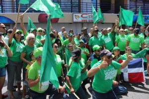 MIAMI: Dominicanos marchan contra la corrupción e impunidad en su país MIAMI: Dominicanos marchan contra la corrupción e impunidad en su país