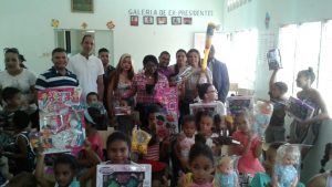 Fundación Sirila Ozuna entrega juguetes en provincias del país