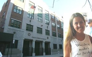 Arrestan profesora por asalto sexual a estudiante Arrestan profesora por asalto sexual a estudiante