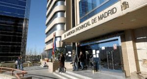 MADRID: Un tribunal enjuicia a siete dominicanos por agresión a policías