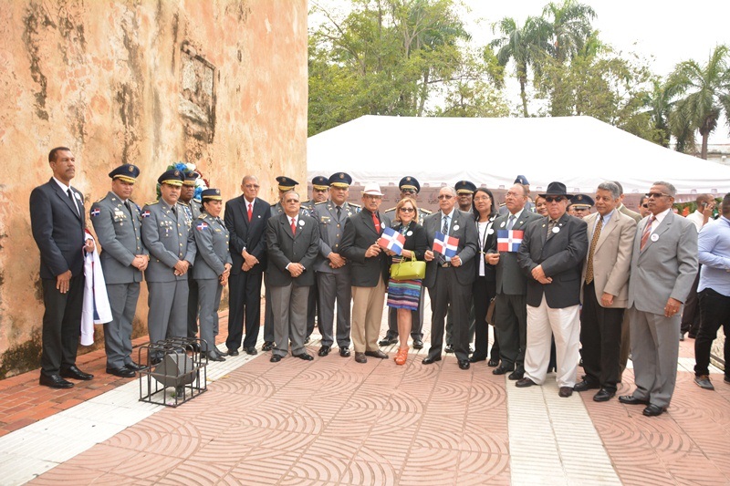 Primera Promoción Cadetes PN rinde honores a Juan Pablo Duarte imagen