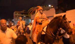 Cientos de personas disfrutaron del Desfile de los Reyes Magos en SD Cientos de personas disfrutaron del Desfile de los Reyes Magos en SD