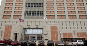 Dominicana acusa ex teniente de violarla en una cárcel