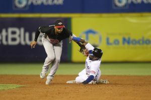 Licey derrota Leones y mantiene invicto; Gigantes vencen a las Aguilas Licey derrota Leones y mantiene invicto; Gigantes vencen a las Aguilas