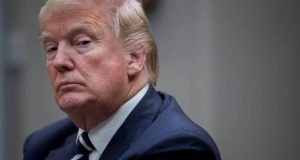 Trump tilda “agujeros de mierda” a El Salvador y Haití, según un diario