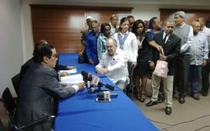 Médico Jesús Feris Iglesias inscribe candidatura para presidir el PRM Médico Jesús Feris Iglesias inscribe candidatura para presidir el PRM