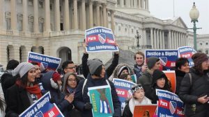 Gobierno Trump pide al Supremo que anule fallo protege «soñadores»