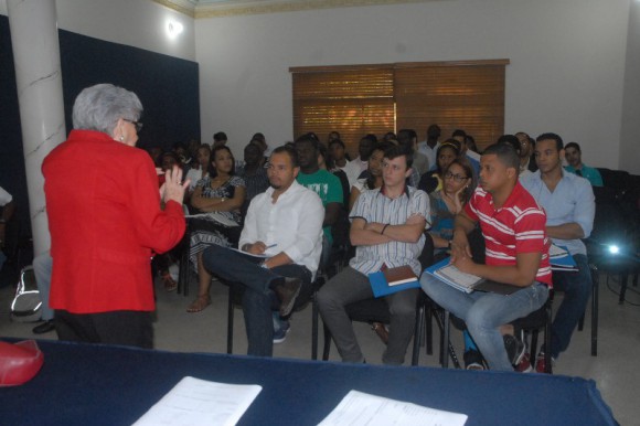 Instituto Peña Gómez abre inscripciones para educación en política imagen