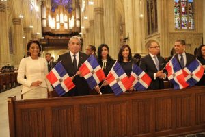 Primera Dama y Cónsul de la RD participan en misa a Virgen