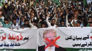 Paquistaníes se lanzan a las calles para condenar opinión de Trump