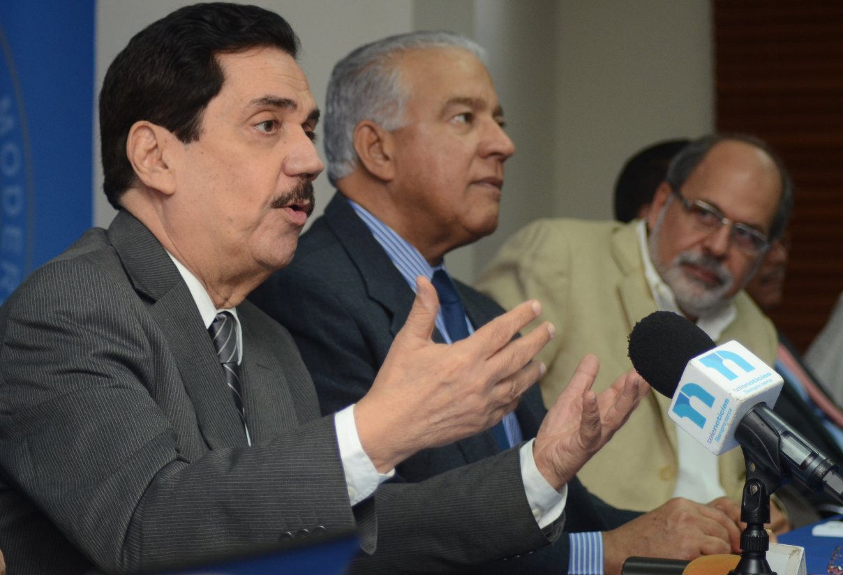 Dirigentes del PRM se inscriben para optar por candidaturas nacionales imagen