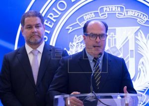 Oposición venezolana vendrá dividida al diálogo: MUD dice que sí, VP no