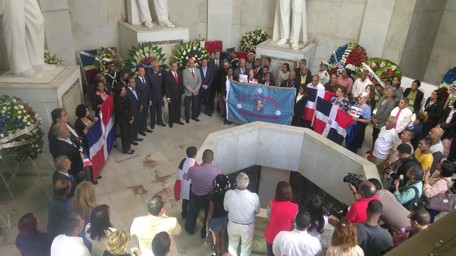 Entidades conmemoran natalacio de Juan Pablo Duarte imagen