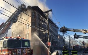 NUEVA YORK: Al menos 16 heridos en otro incendio en El Bronx