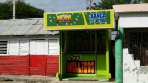 BARAHONA: Asaltan banca de lotería a plena luz del día