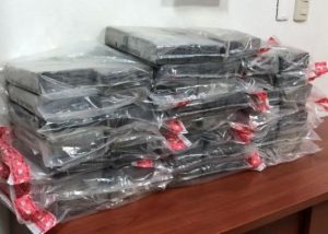 LA ROMANA: Durante “persecución y tiroteo” decomisan 46 kilos cocaína