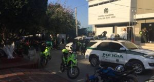 COLOMBIA: Cuatro policías muertos y 42 heridos durante ataque a cuartel