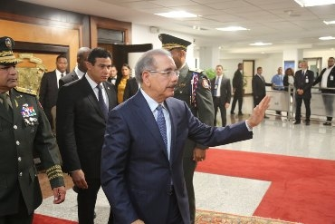 Medina sale a Suiza para participar reunión Foro Económico Mundial imagen