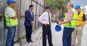 Medina realiza visita sorpresa a la construcción hospital Luis E. Aybar Medina realiza visita sorpresa a la construcción hospital Luis E. Aybar