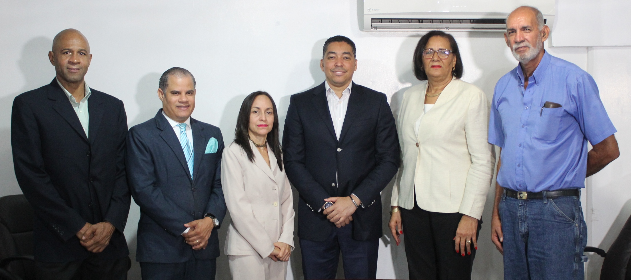 Pondrán en circulación sello postal por 100 años baloncesto imagen