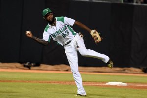 Cuatro jugadores Estrellas ganan guantes de oro