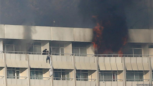 KABUL: Al menos 24 muertos en un ataque terrorista a un hotel de lujo KABUL: Al menos 24 muertos en un ataque terrorista a un hotel de lujo