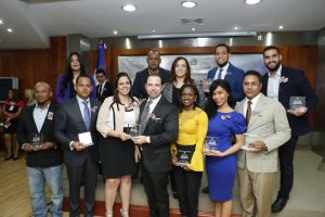 Diputada Karen Ricardo premia jóvenes empoderados y proactivos