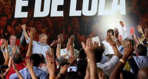 PT oficializa candidatura de Lula pese a condena de 12 años por corrupción PT oficializa candidatura de Lula pese a condena de 12 años por corrupción