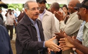 VILLA ALTAGRACIA: El presidente Danilo Medina apoya a cacaocultores