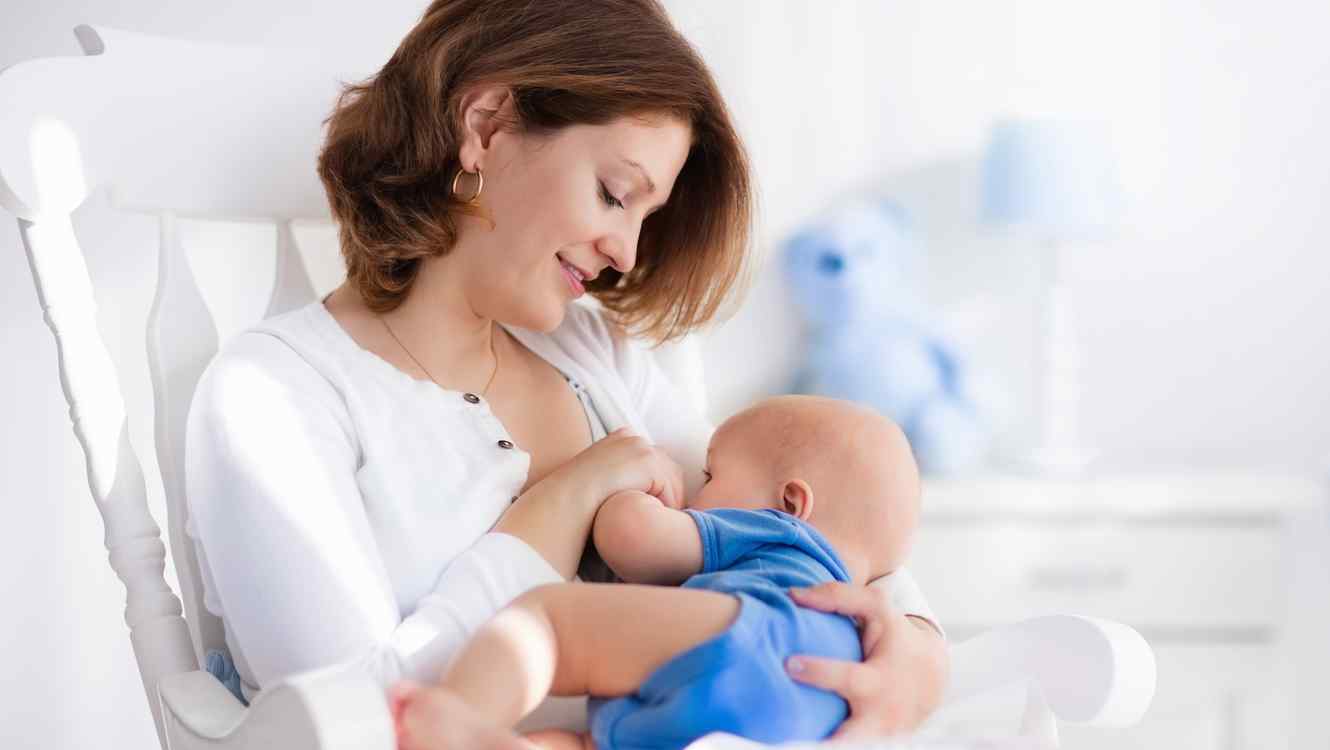 La lactancia y una dieta nutritiva imagen